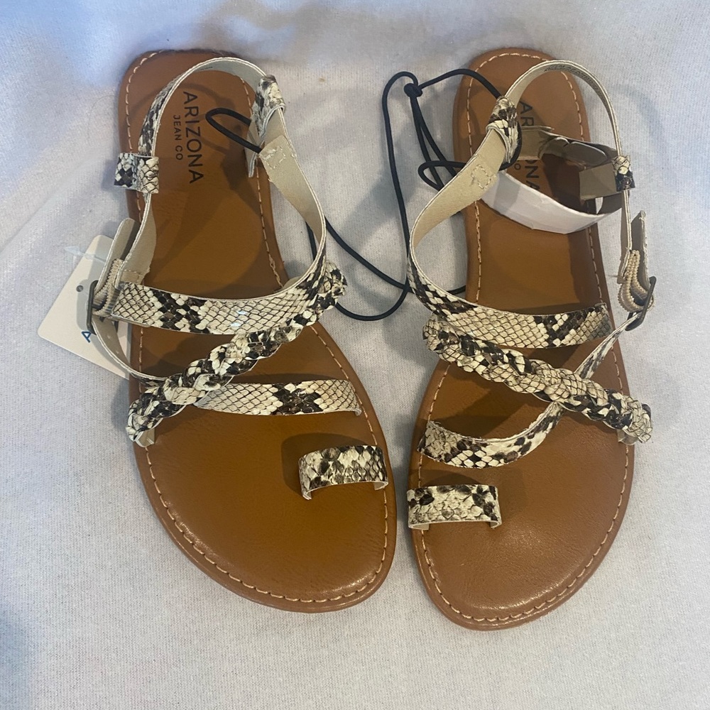 Arizona Andino Toe Loop
Slingback Flat Sandals 7.5
Medium (B.M) / Bone Multi